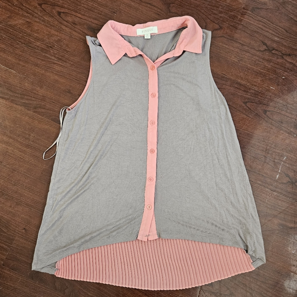 Pinque size M unique Pink and Grey top with collar and crinkle pleat style back
